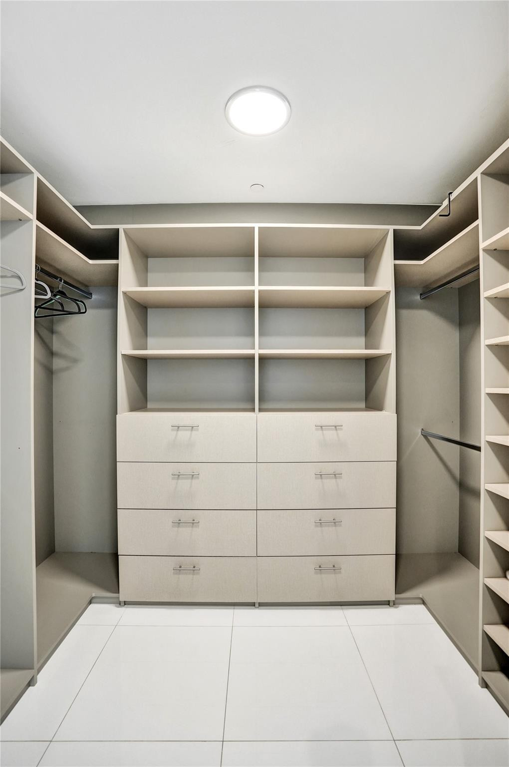 100 E Las Olas #2701 Fort Lauderdale, FL 33301