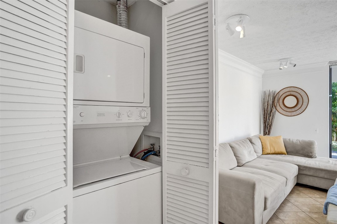 1415 S Miami #B Fort Lauderdale, FL 33316