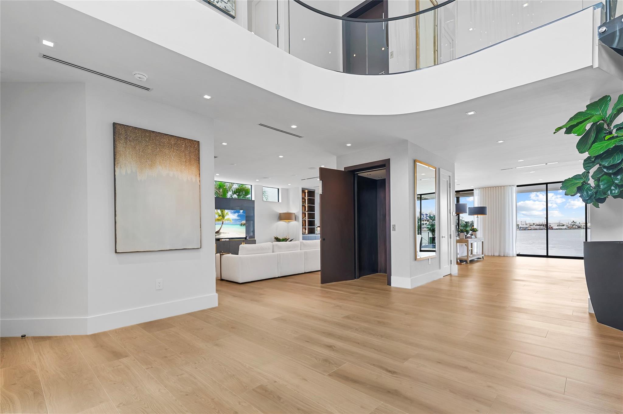 1957 Harbourview Dr Fort Lauderdale, FL 33316