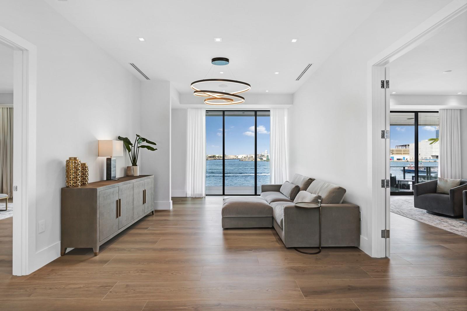 1957 Harbourview Dr Fort Lauderdale, FL 33316