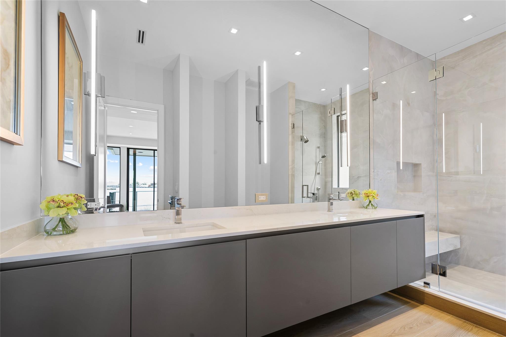 1957 Harbourview Dr Fort Lauderdale, FL 33316