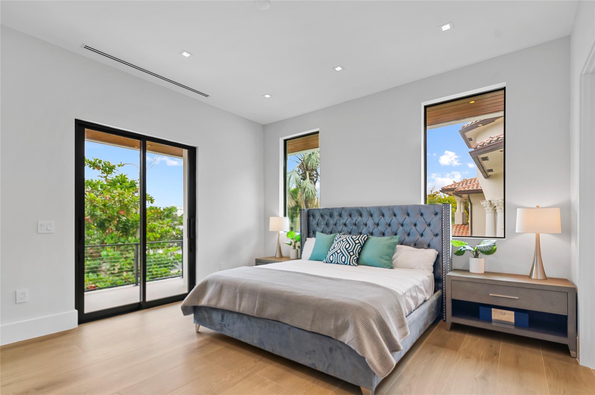 1957 Harbourview Dr Fort Lauderdale, FL 33316