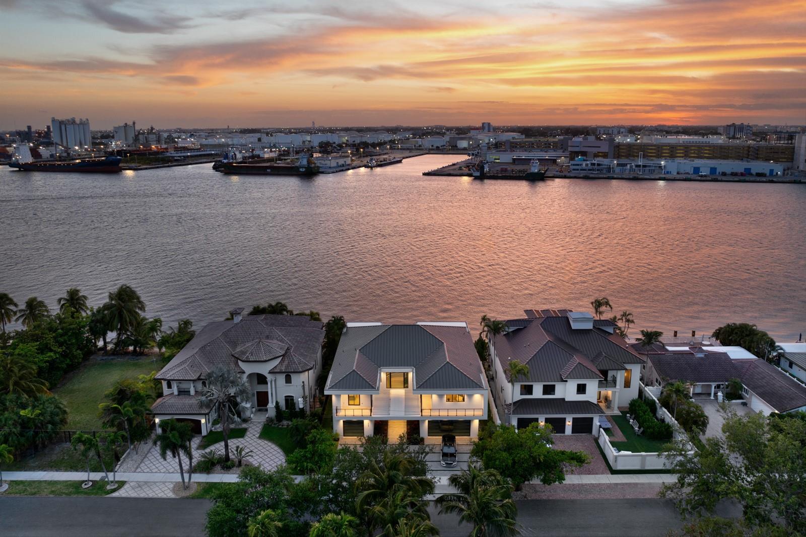 1957 Harbourview Dr Fort Lauderdale, FL 33316