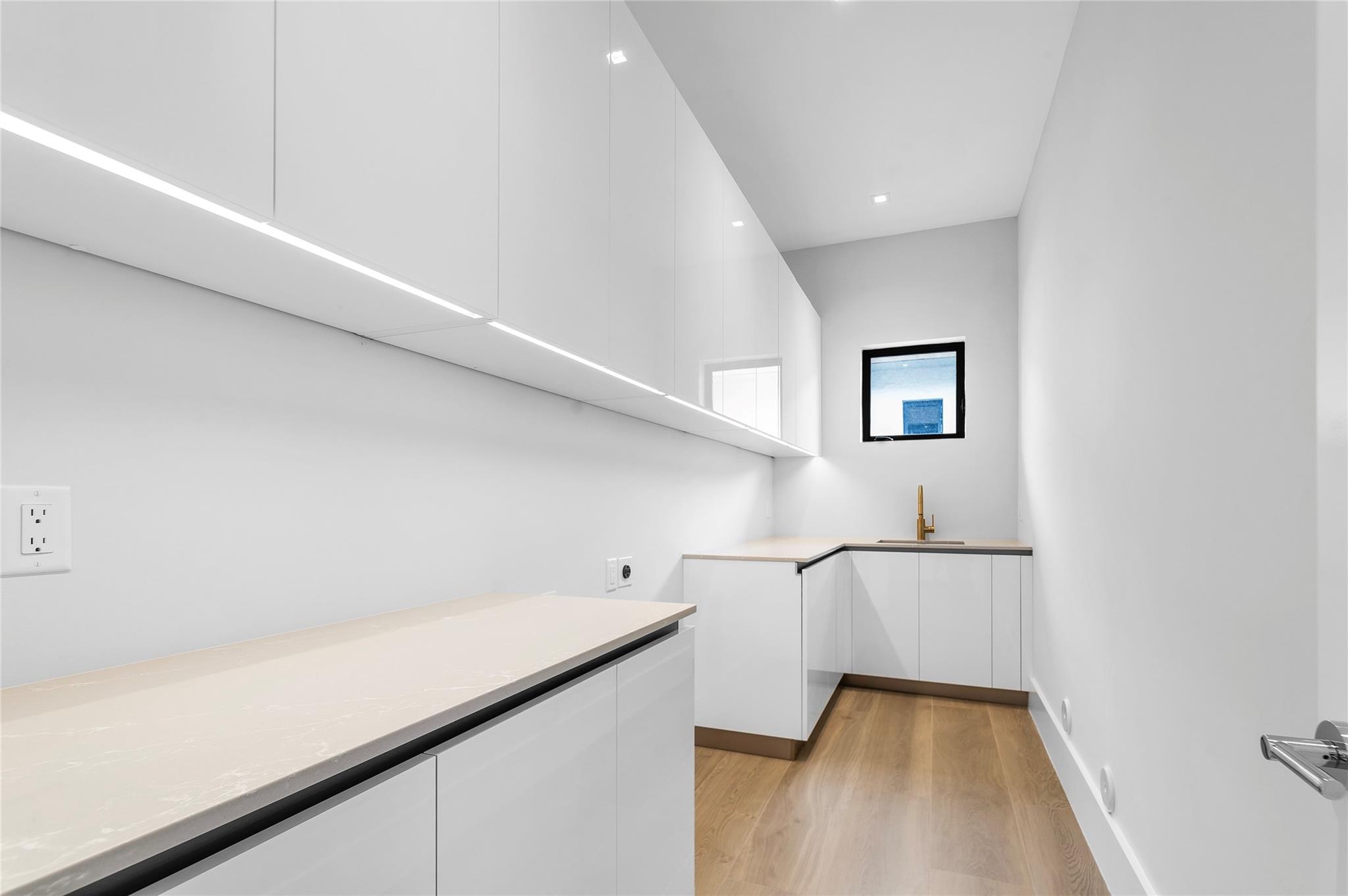 1957 Harbourview Dr Fort Lauderdale, FL 33316