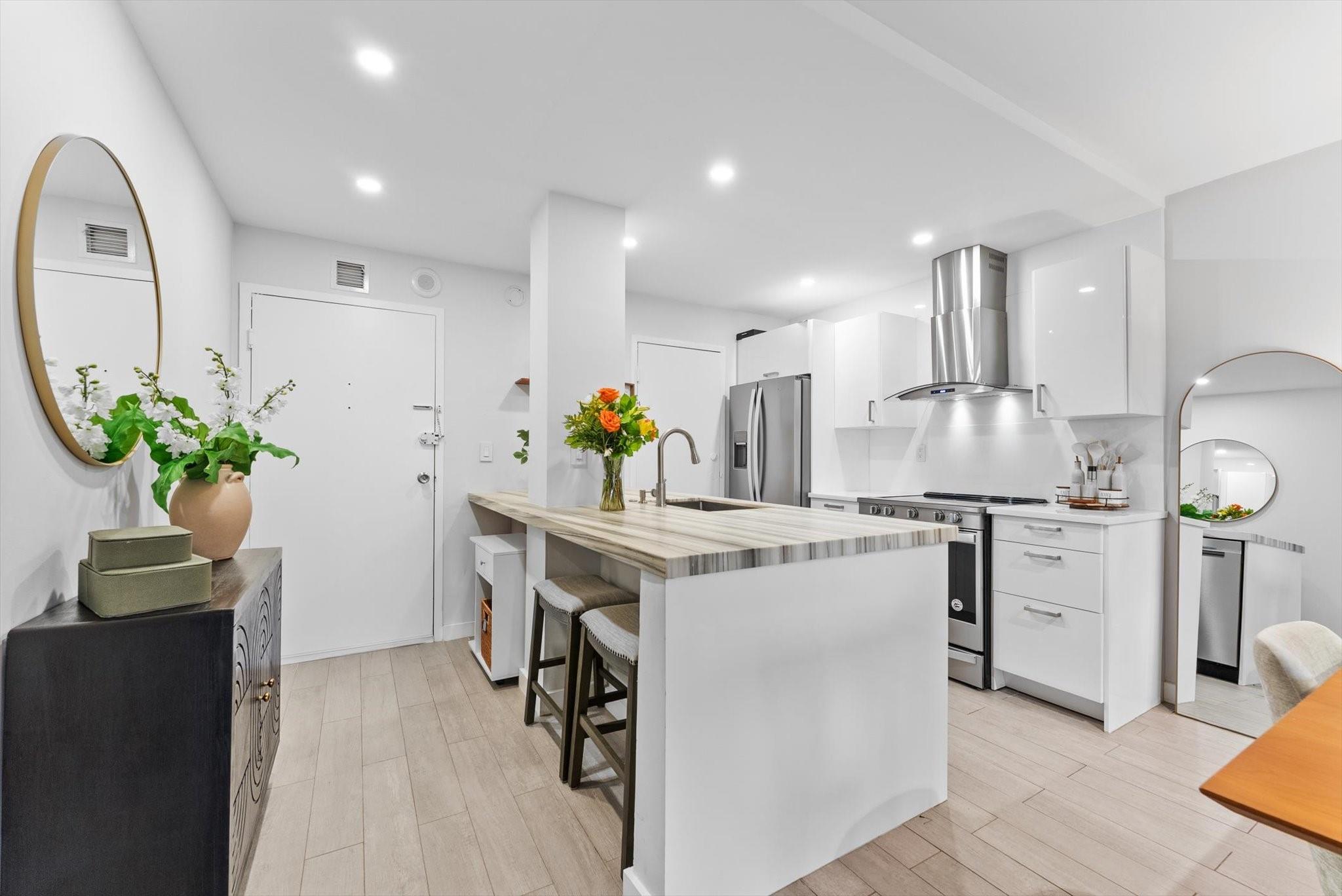 900 NE 18th Ave #406