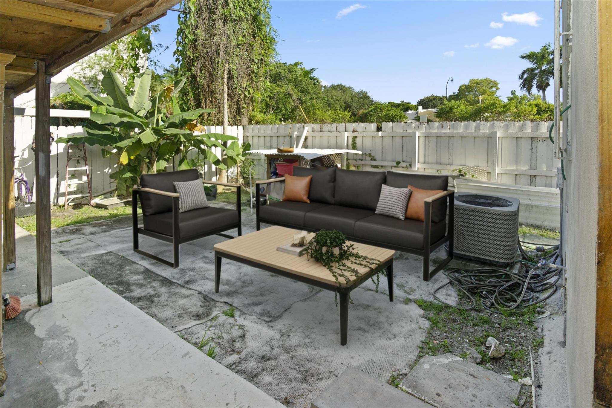 5917 NE 5th Ave Miami, FL 33137