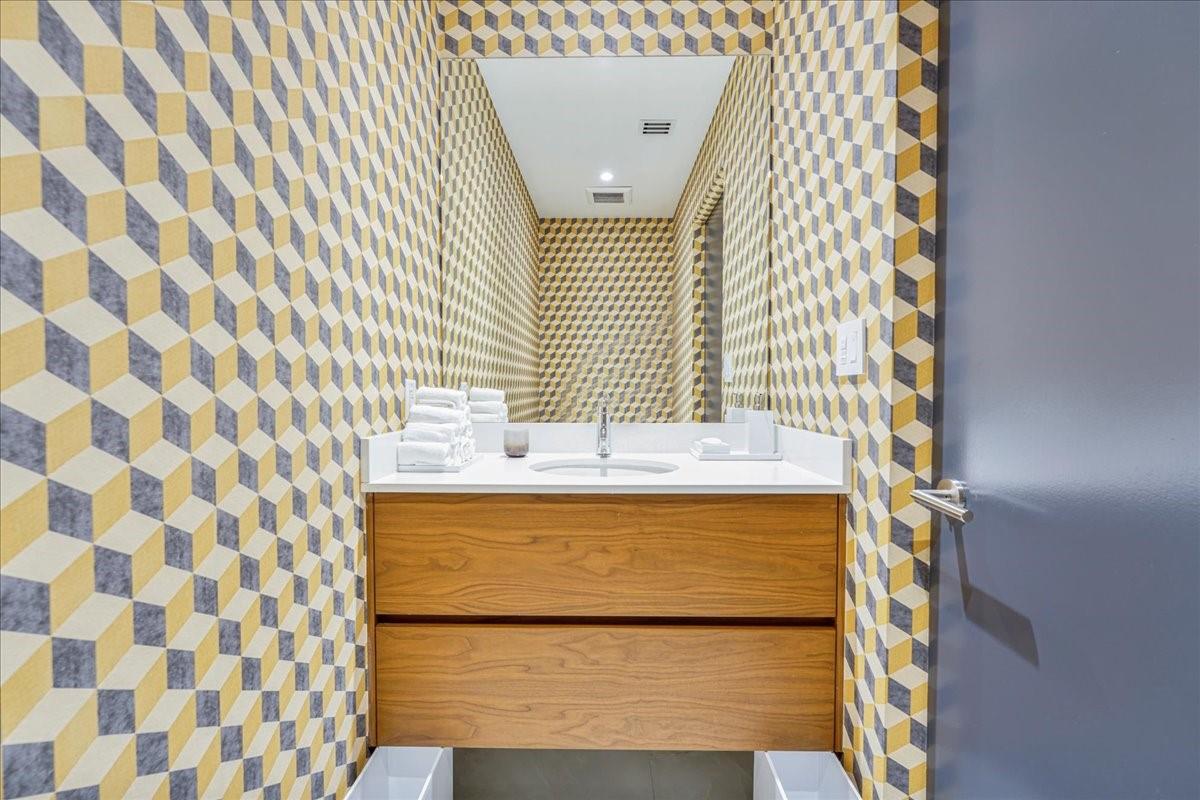 1180 N Federal Hwy #1606 Fort Lauderdale, FL 33304