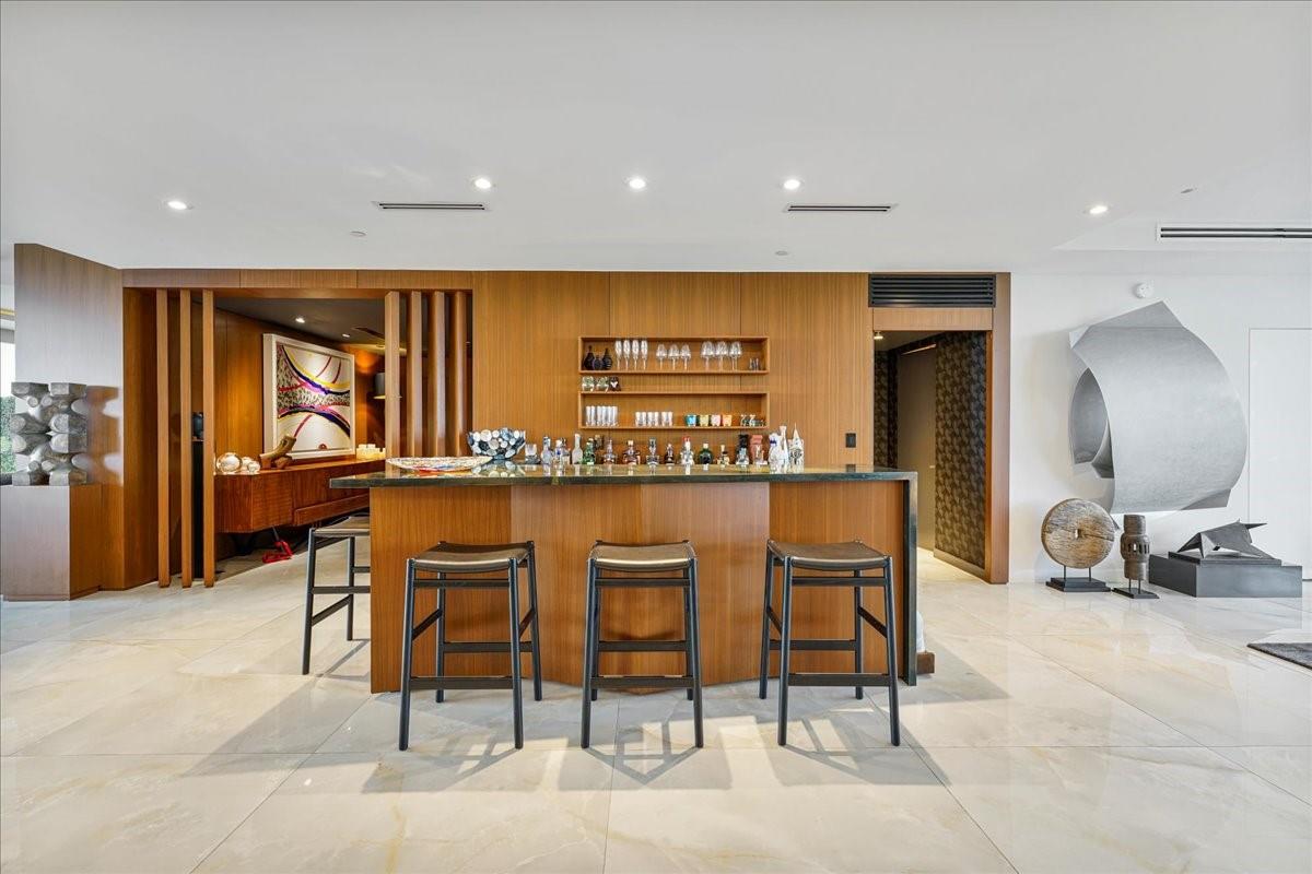 1180 N Federal Hwy #1606 Fort Lauderdale, FL 33304