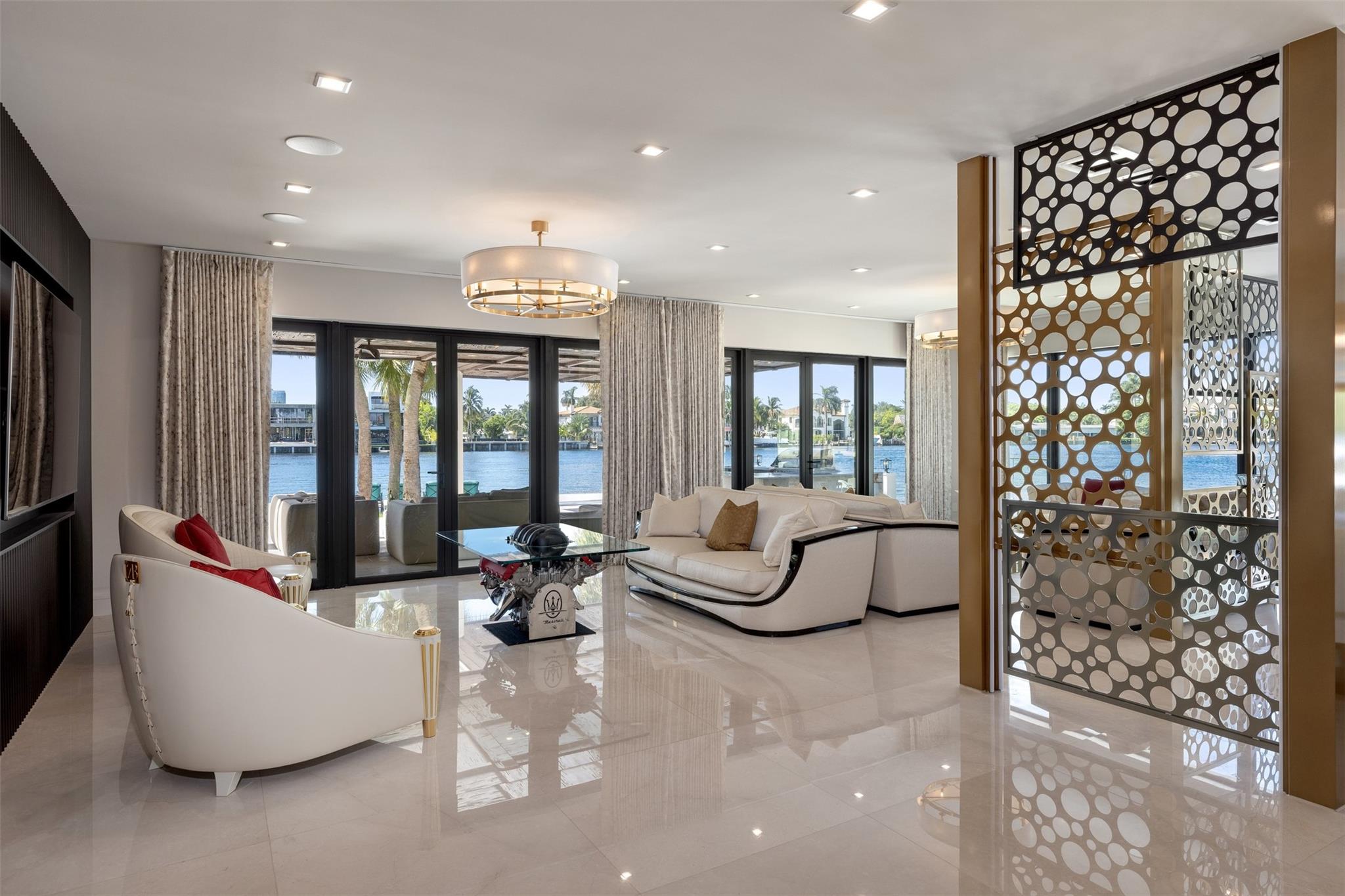 529 Bontona Ave Fort Lauderdale, FL 33301 529 Bontona Ave Fort Lauderdale, FL 33301