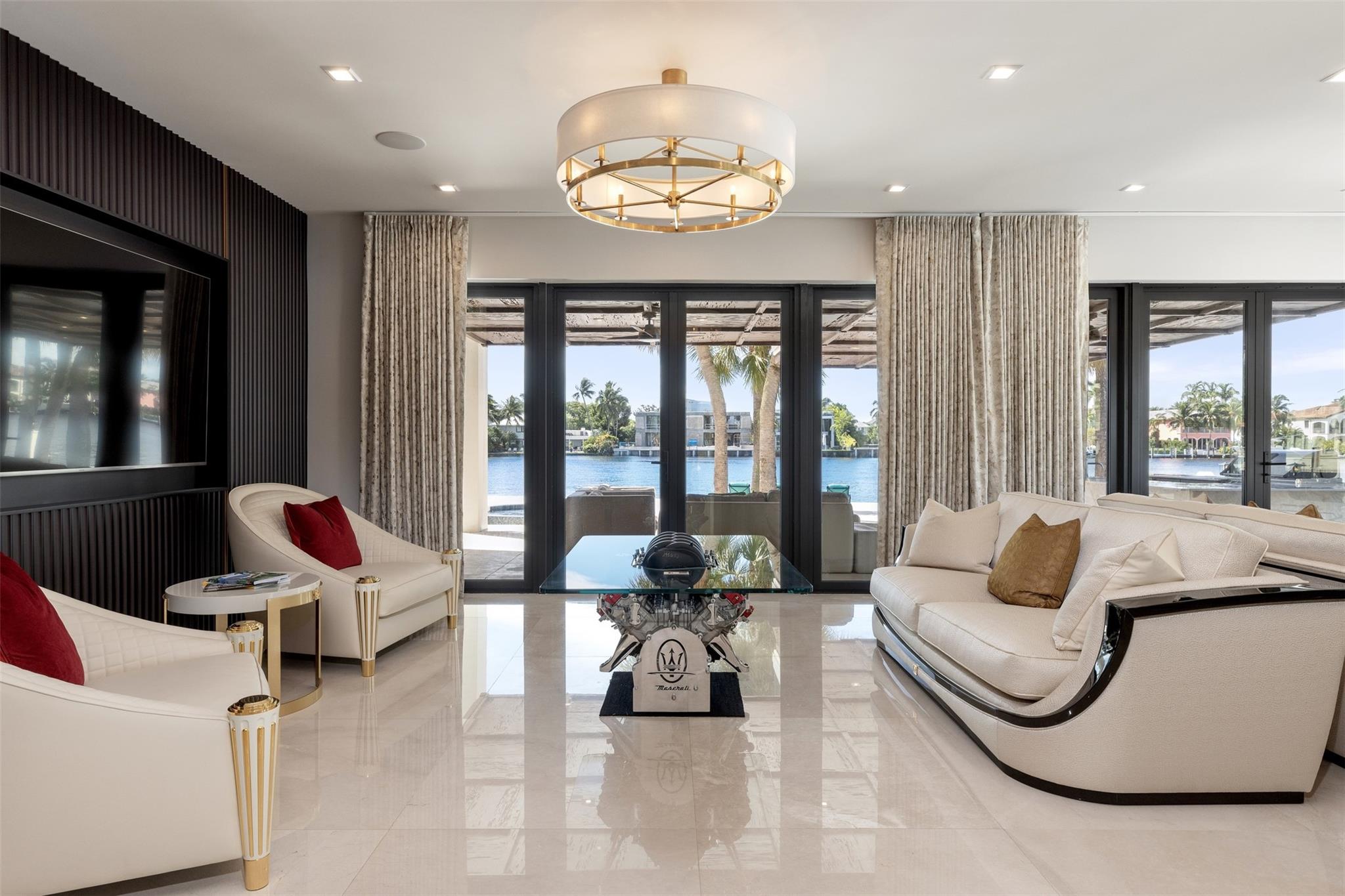 529 Bontona Ave Fort Lauderdale, FL 33301 529 Bontona Ave Fort Lauderdale, FL 33301