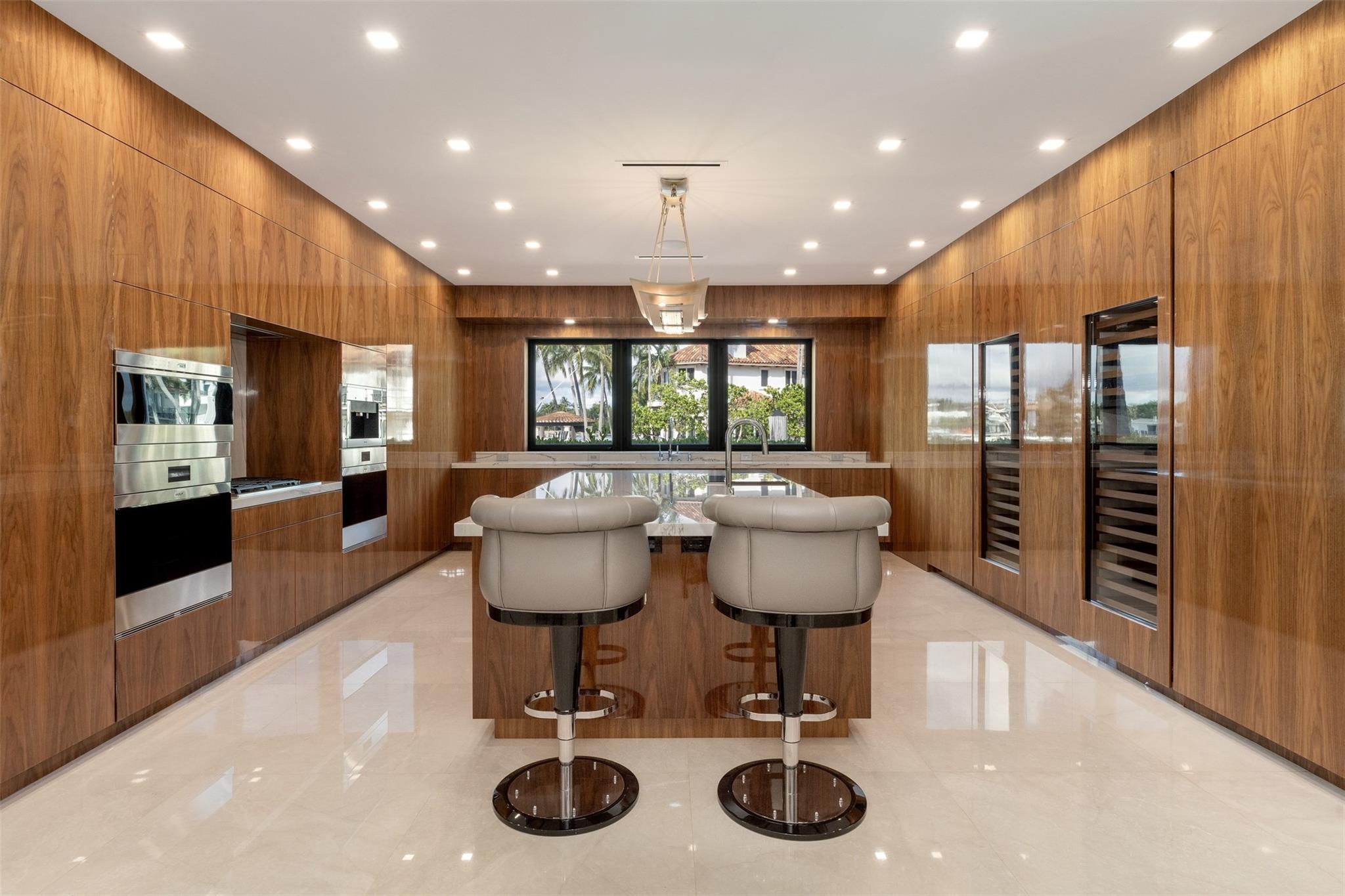 529 Bontona Ave Fort Lauderdale, FL 33301 529 Bontona Ave Fort Lauderdale, FL 33301