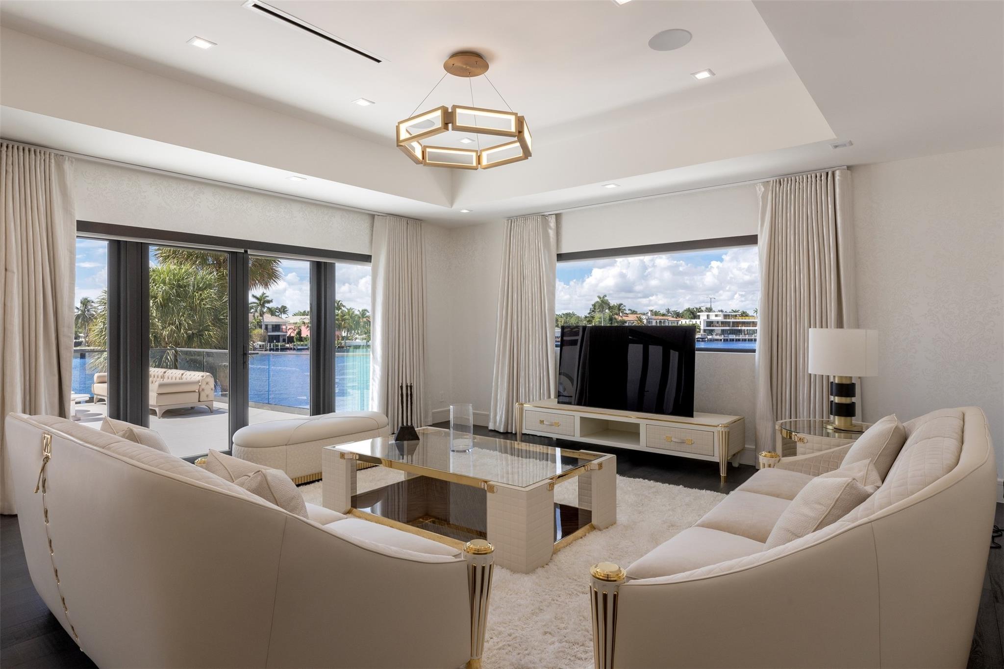 529 Bontona Ave Fort Lauderdale, FL 33301 529 Bontona Ave Fort Lauderdale, FL 33301