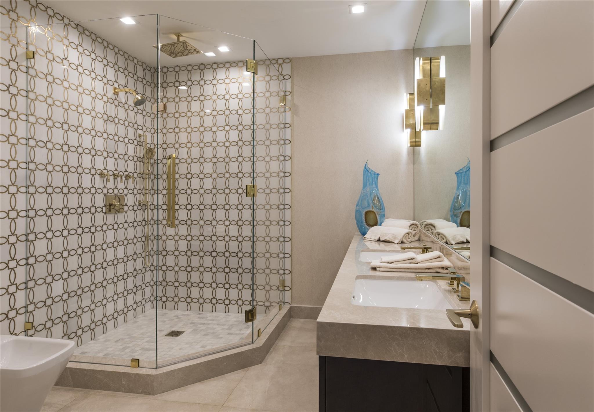 529 Bontona Ave Fort Lauderdale, FL 33301 529 Bontona Ave Fort Lauderdale, FL 33301