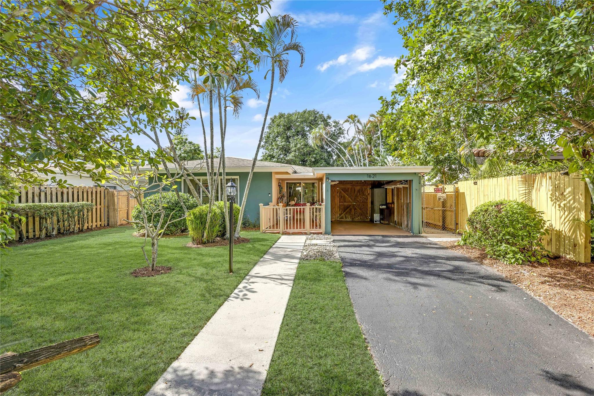 1621 NW 7th Ave