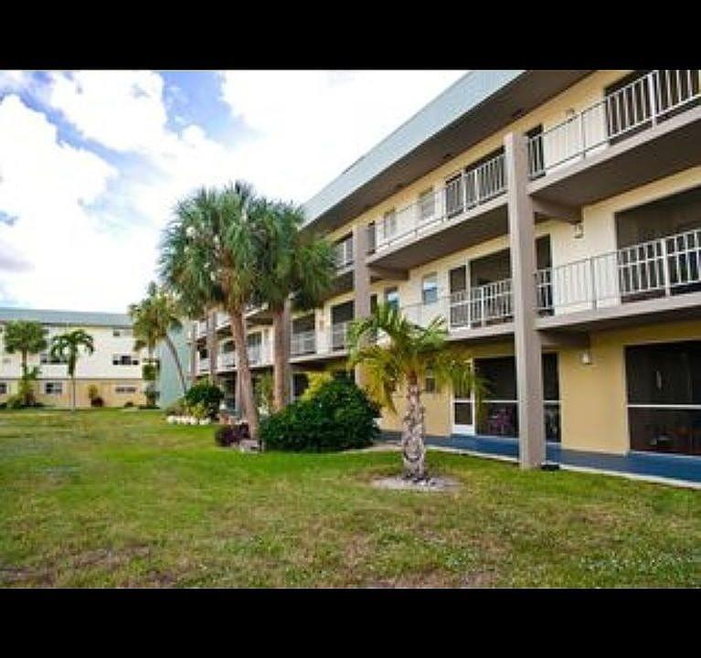 300 Layne Blvd #215