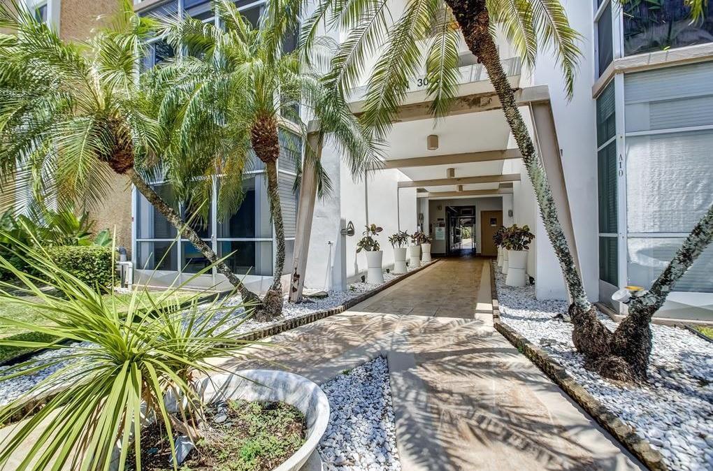 3040 NE 16th Ave #307