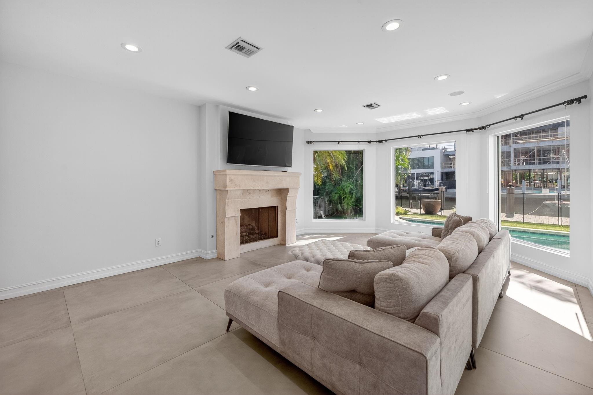 2614 Castilla Isle Fort Lauderdale, FL 33301