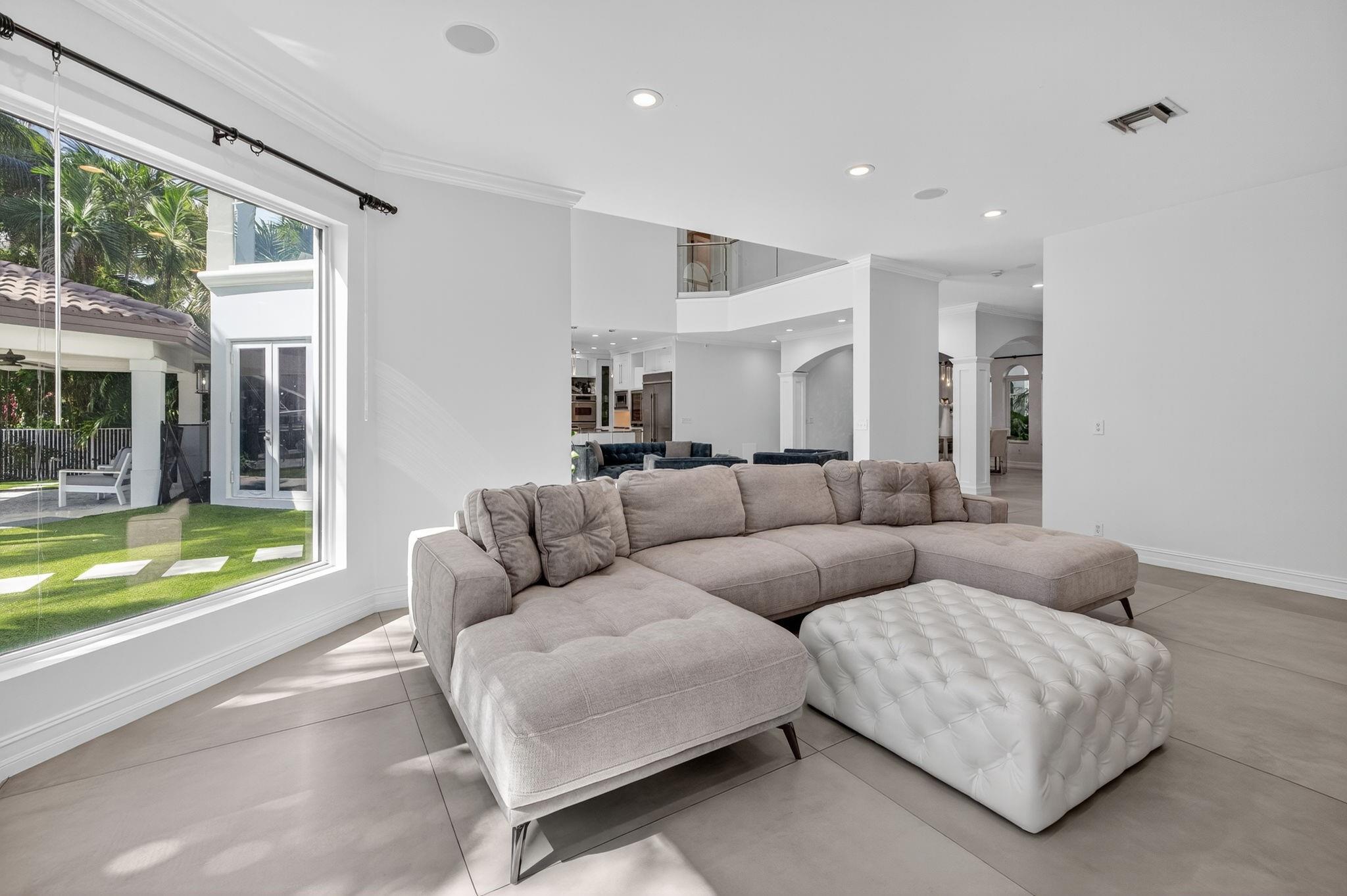 2614 Castilla Isle Fort Lauderdale, FL 33301