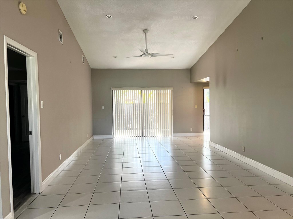 9320 NW 32nd St Sunrise, FL 33351