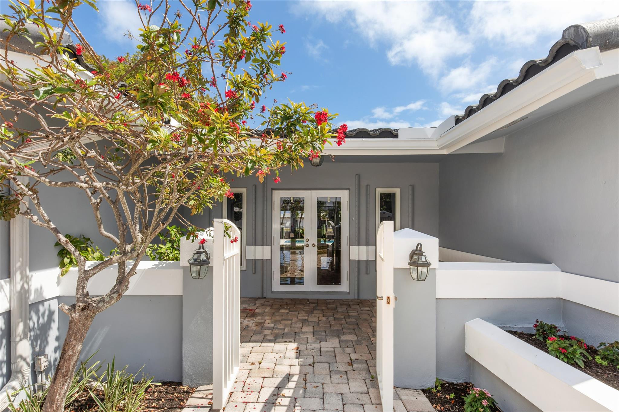 360 SE 5th Pompano Beach, FL 33060