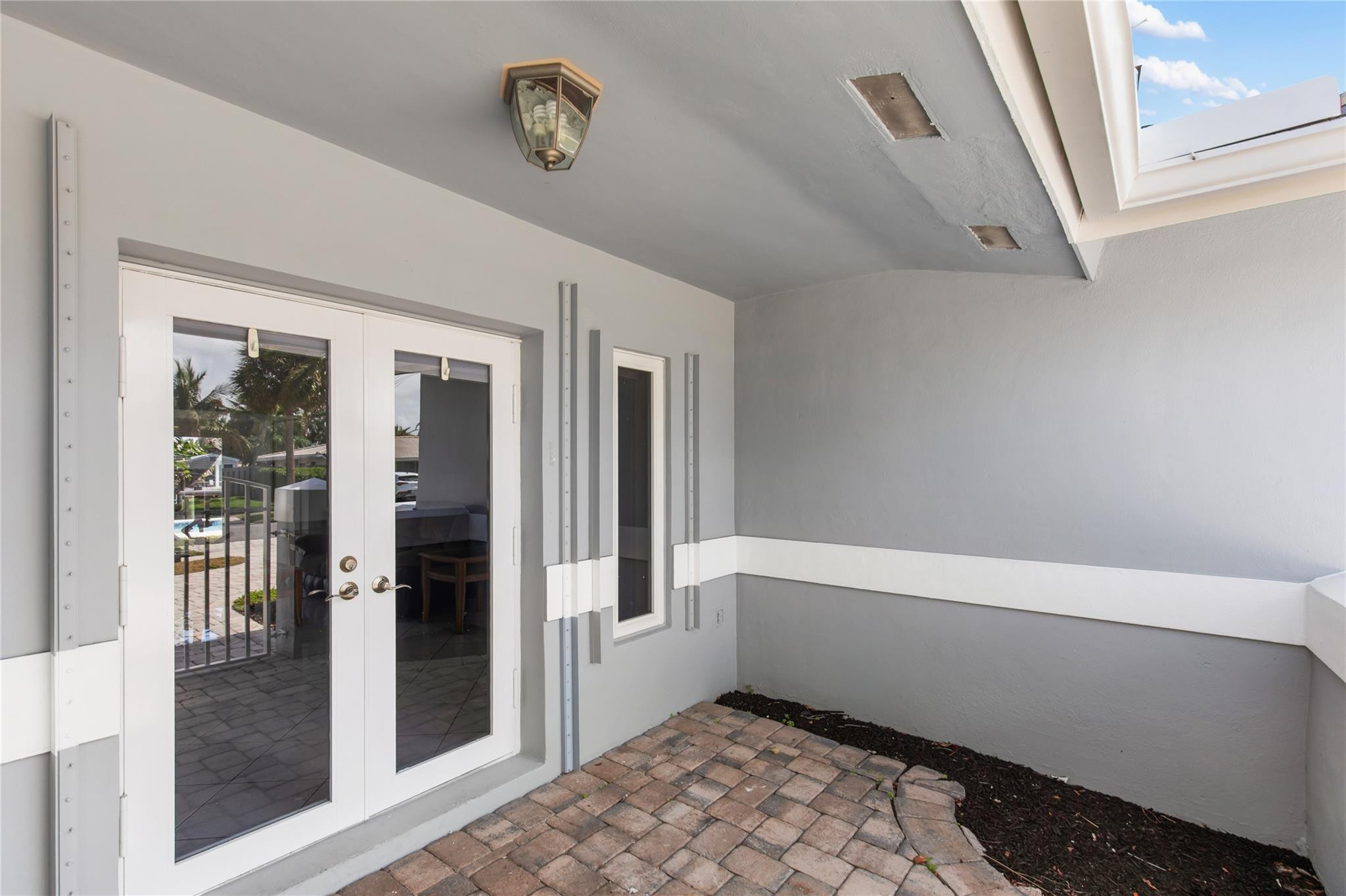 360 SE 5th Pompano Beach, FL 33060