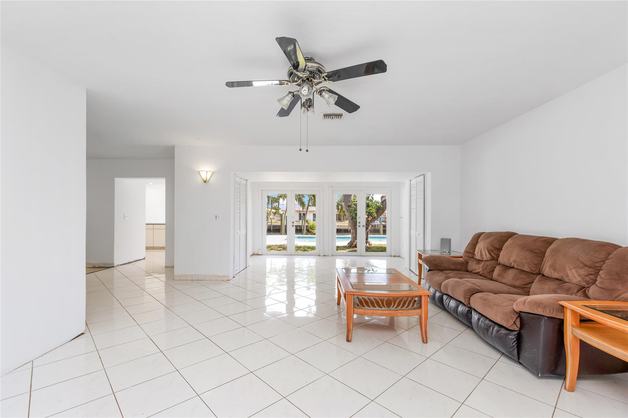 360 SE 5th Pompano Beach, FL 33060