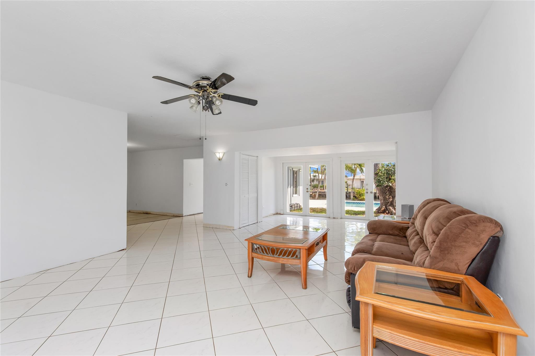 360 SE 5th Pompano Beach, FL 33060