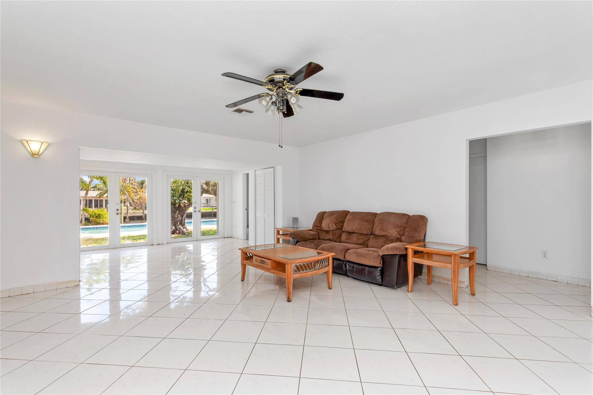 360 SE 5th Pompano Beach, FL 33060