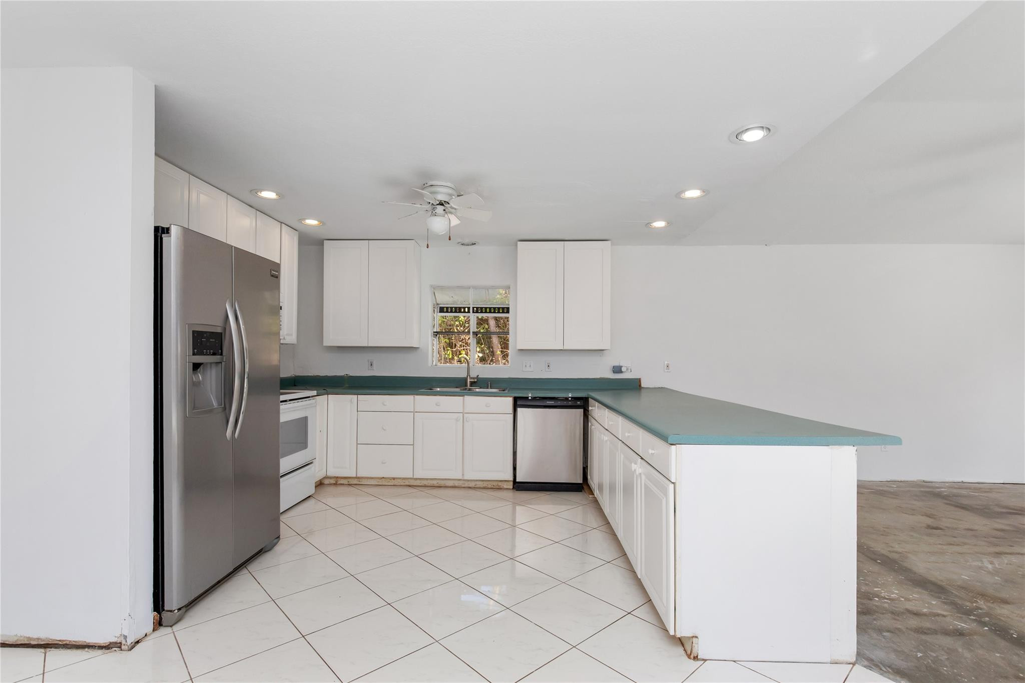 360 SE 5th Pompano Beach, FL 33060