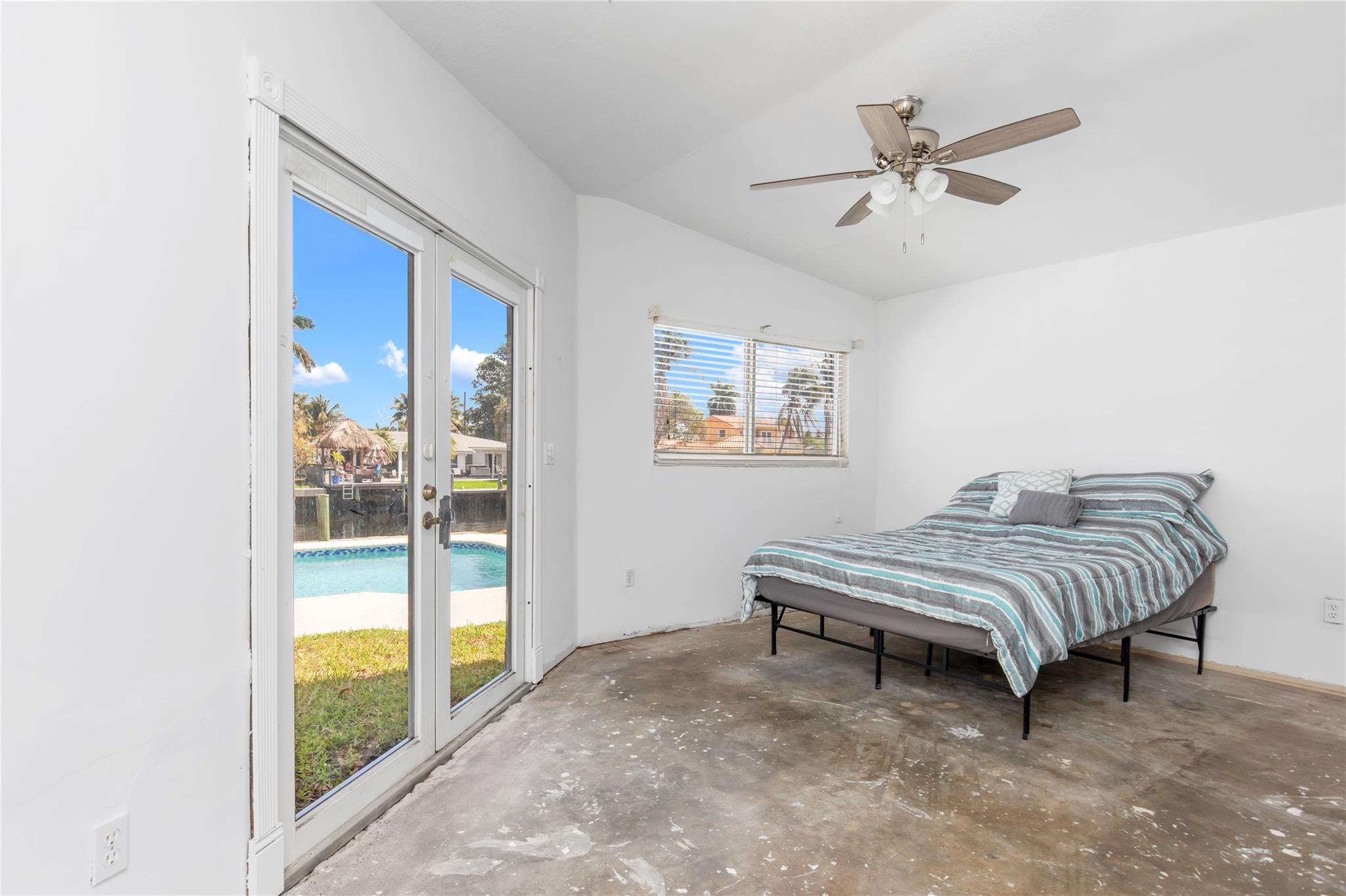 360 SE 5th Pompano Beach, FL 33060