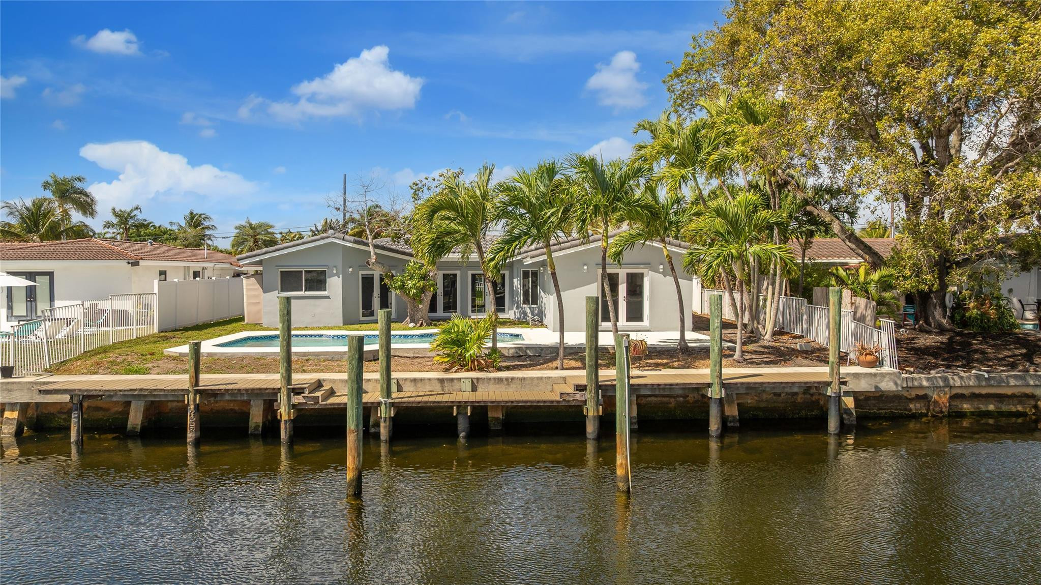 360 SE 5th Pompano Beach, FL 33060