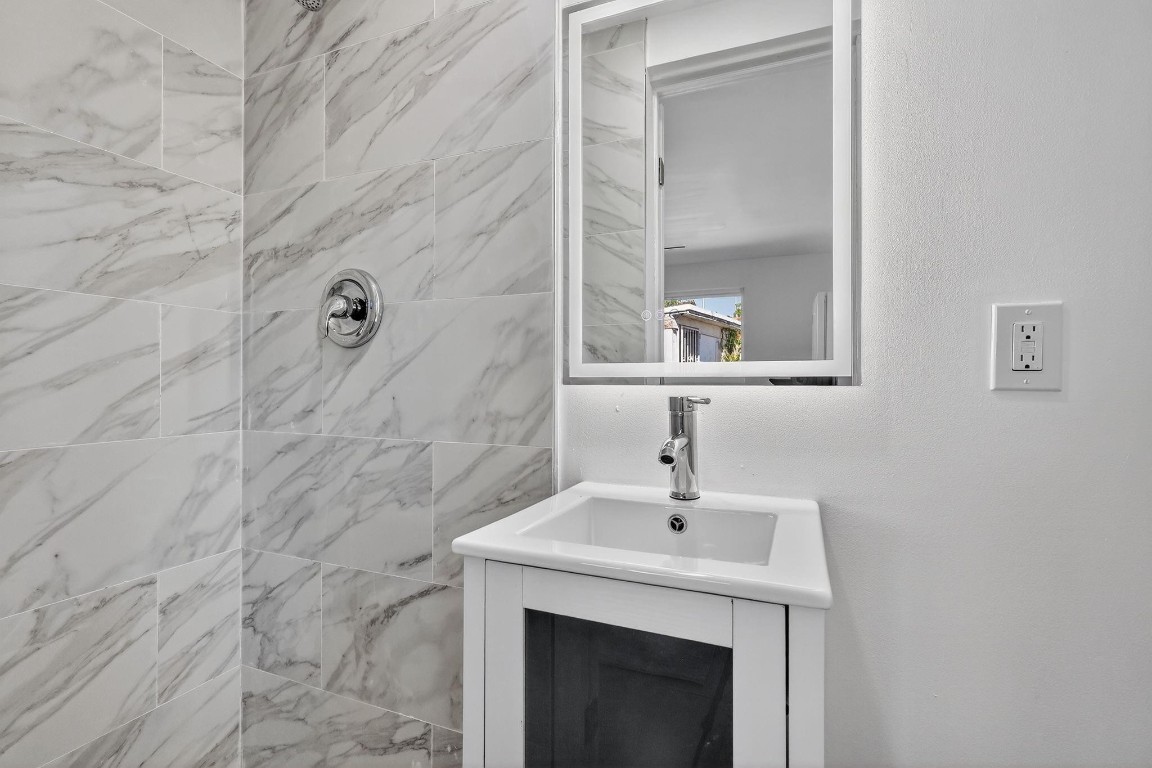 621 Se 1st St Hialeah, FL 33010