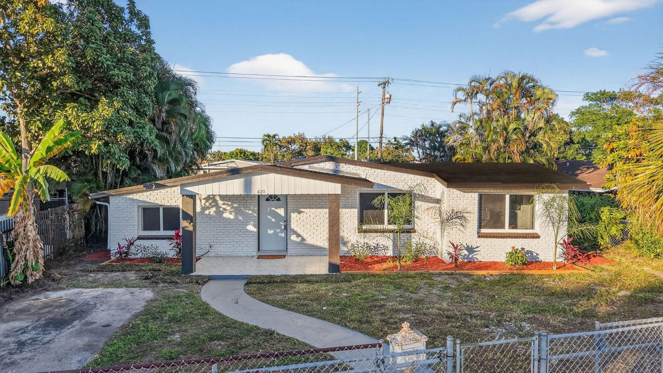 621 Se 1st St Hialeah, FL 33010