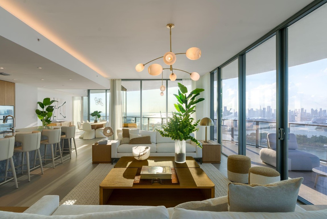 500 Alton #3903.04 Miami Beach, FL 33139