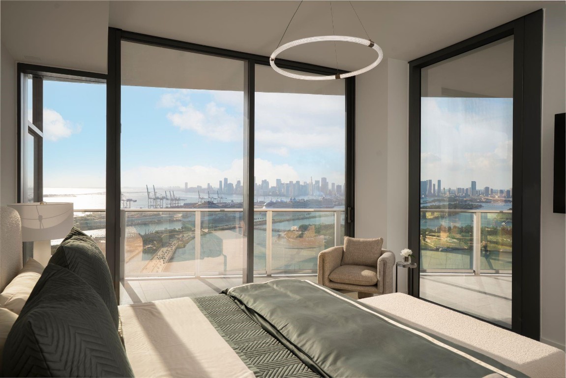 500 Alton #3903.04 Miami Beach, FL 33139