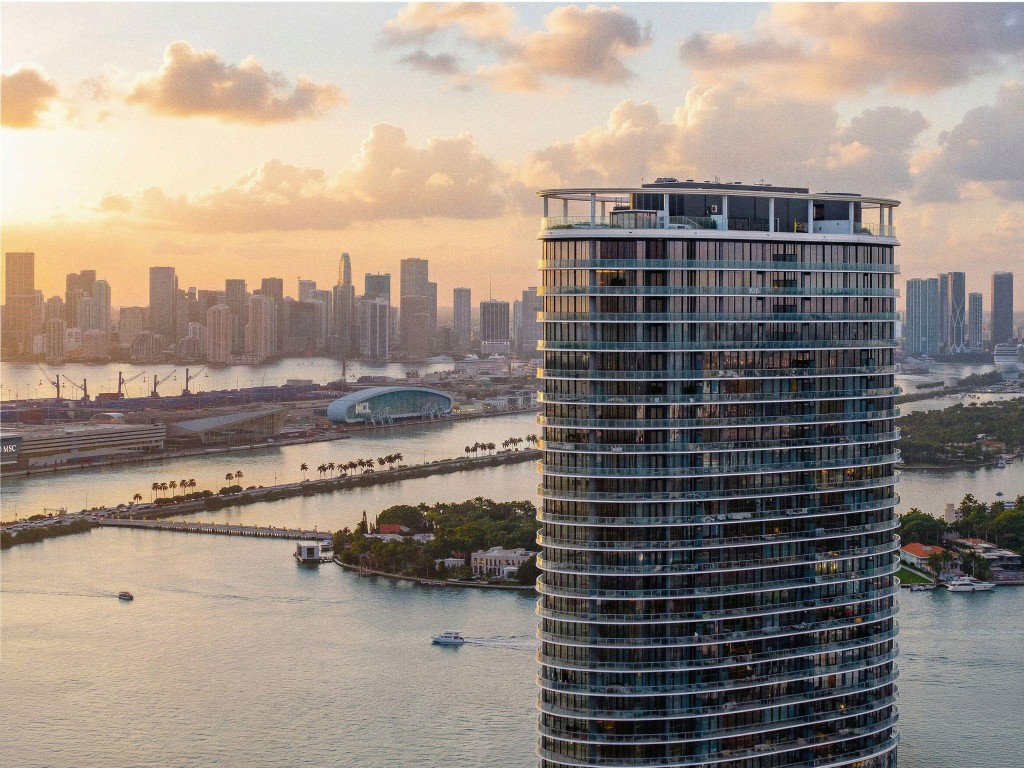 500 Alton #3903.04 Miami Beach, FL 33139