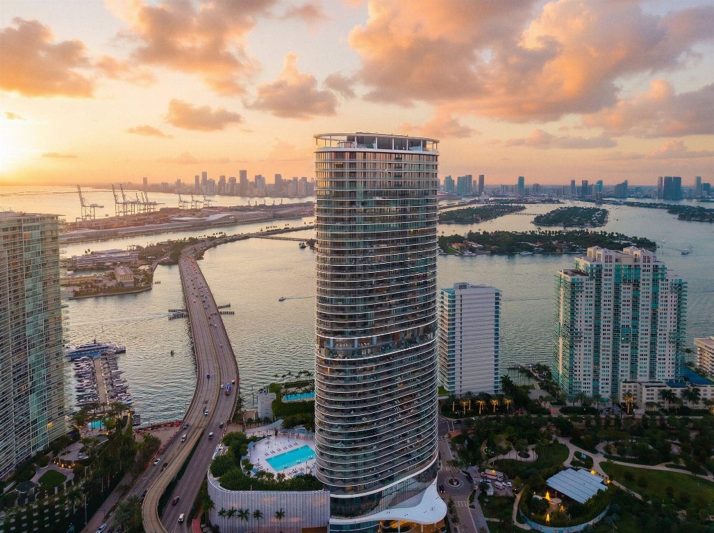 500 Alton #3903.04 Miami Beach, FL 33139