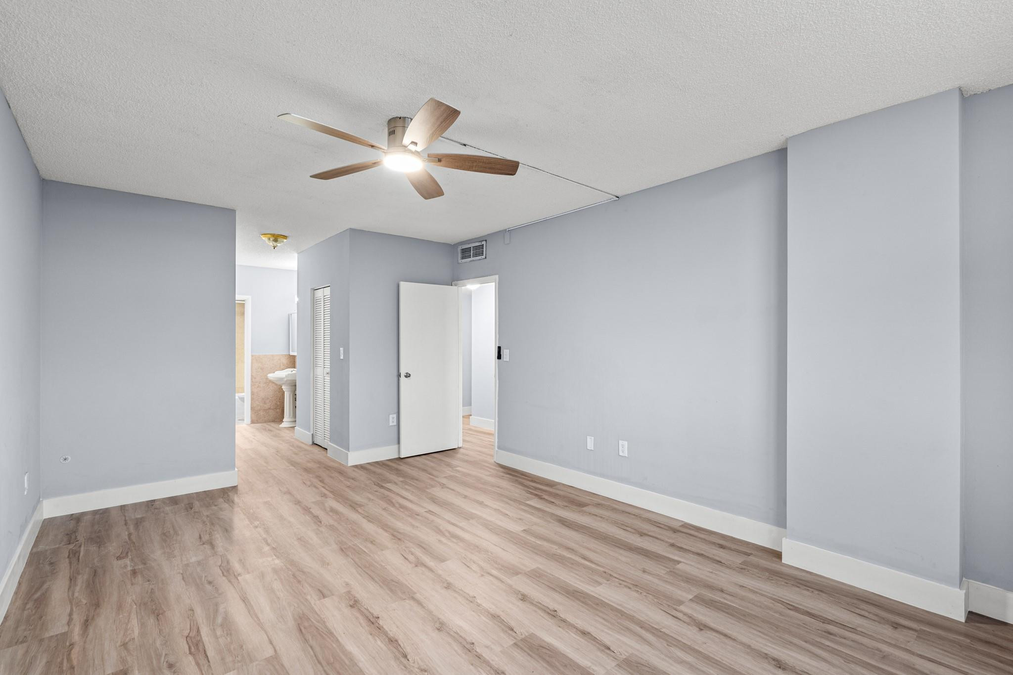 image Arlen House West15