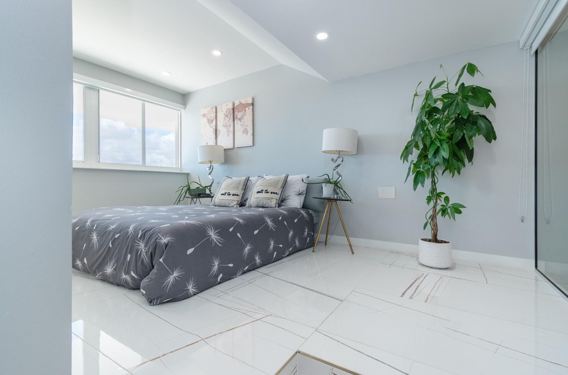 333 Sunset #105 Fort Lauderdale, FL 33301