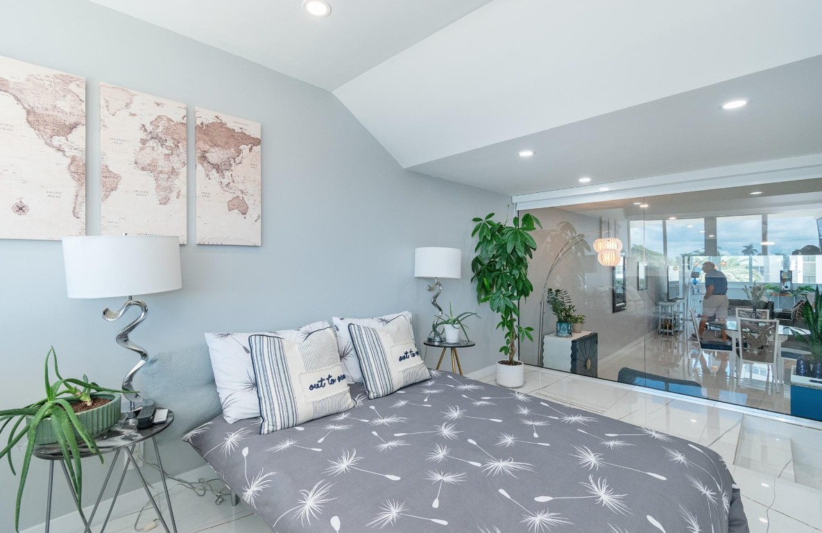 333 Sunset #105 Fort Lauderdale, FL 33301