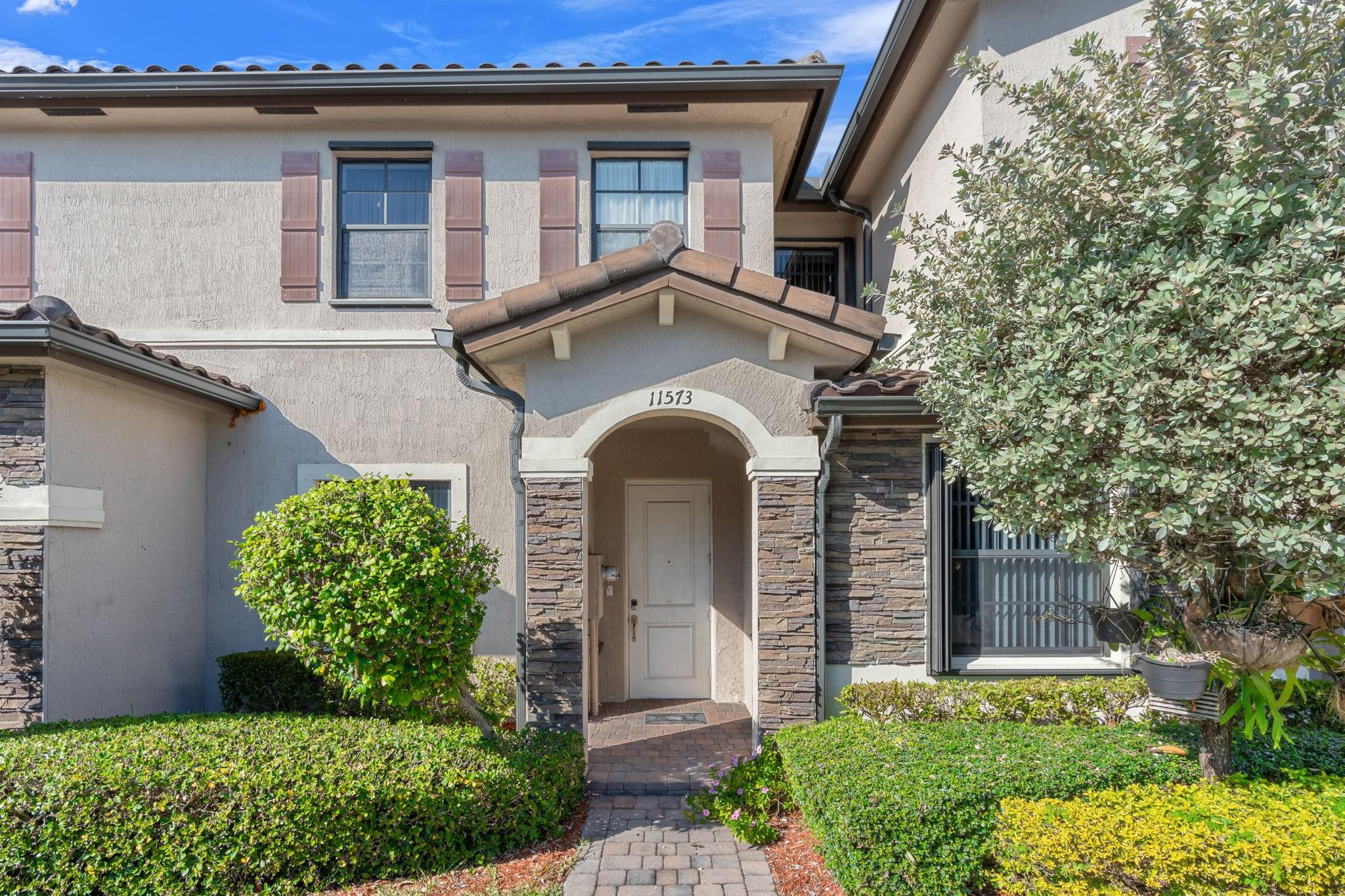 11573 SW 248th #11573