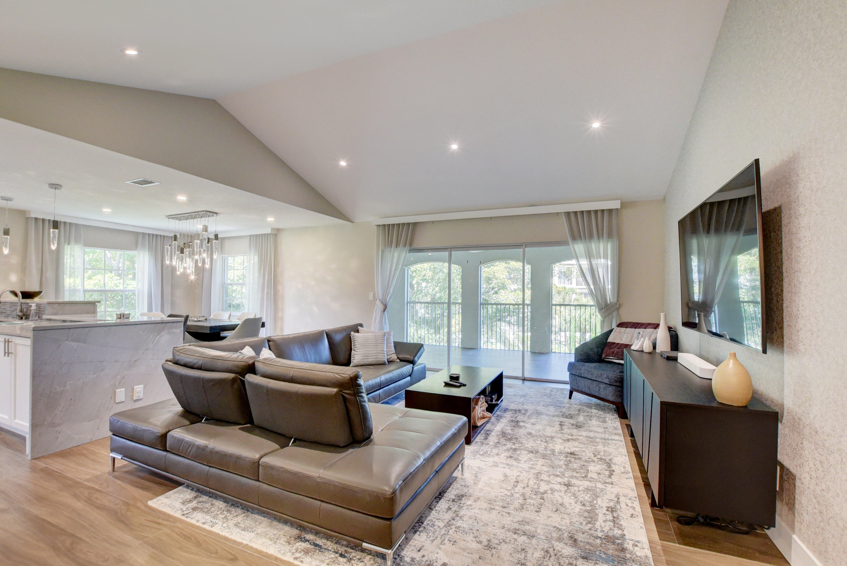 7369 Orangewood Lane #301