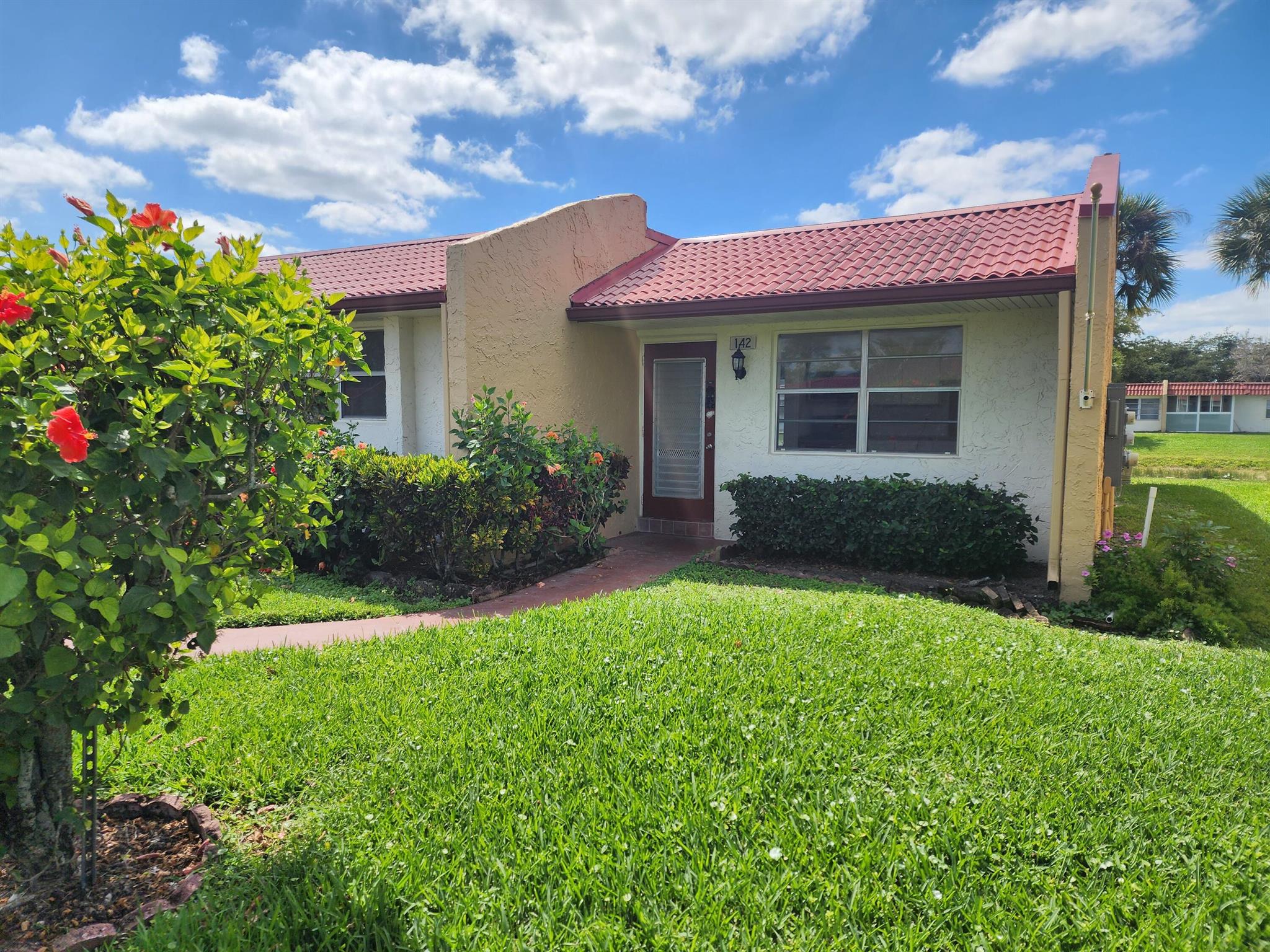142 Lake Anne Dr