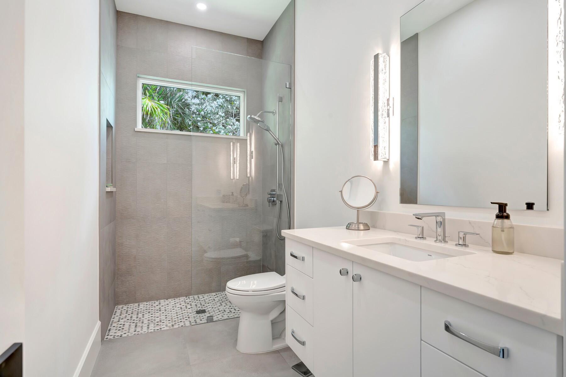 201 Shores Dr Vero Beach, FL 32963