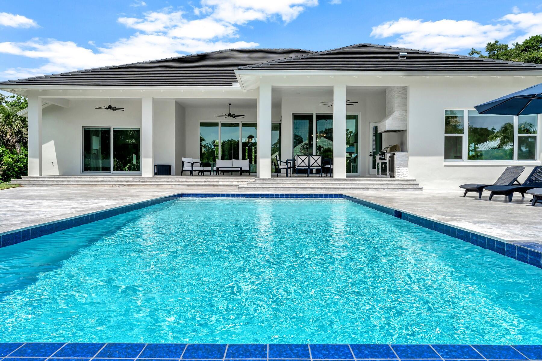 201 Shores Dr Vero Beach, FL 32963