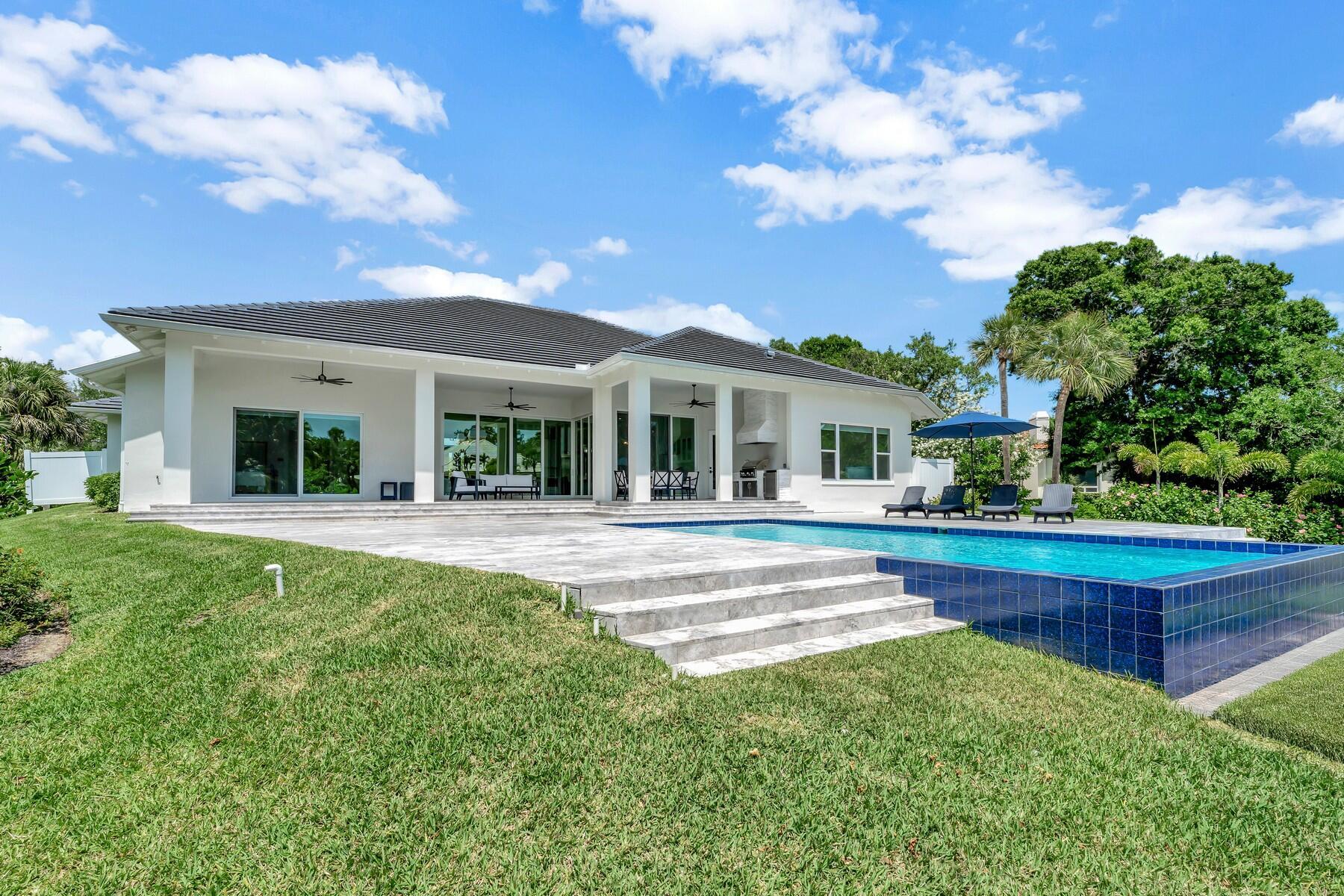 201 Shores Dr Vero Beach, FL 32963