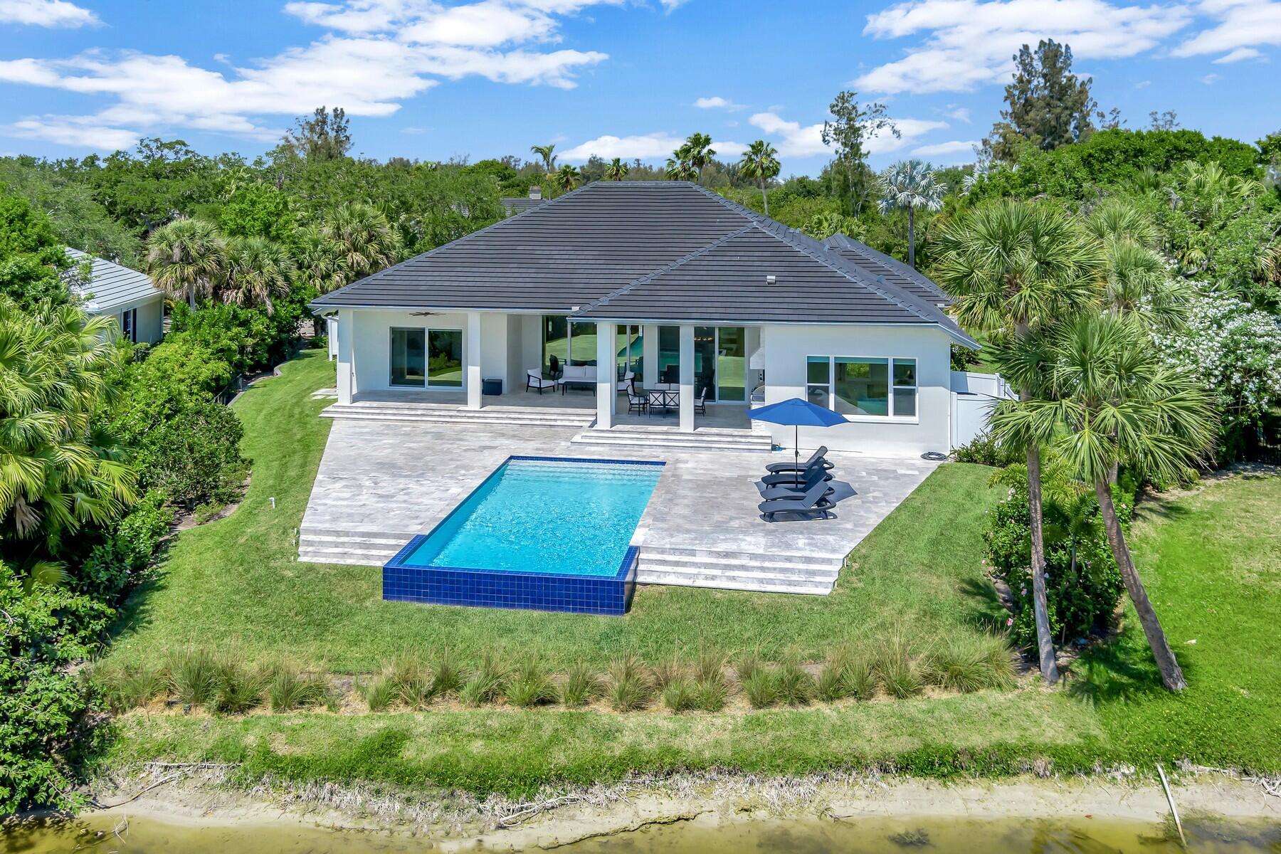 201 Shores Dr Vero Beach, FL 32963