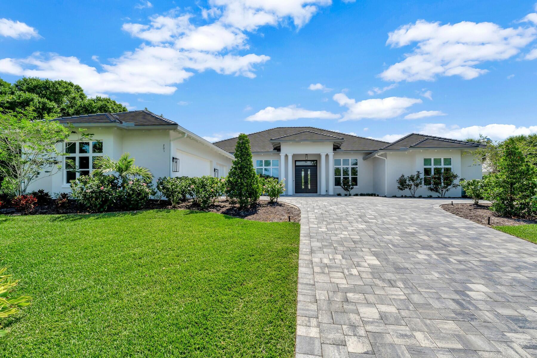 201 Shores Dr Vero Beach, FL 32963