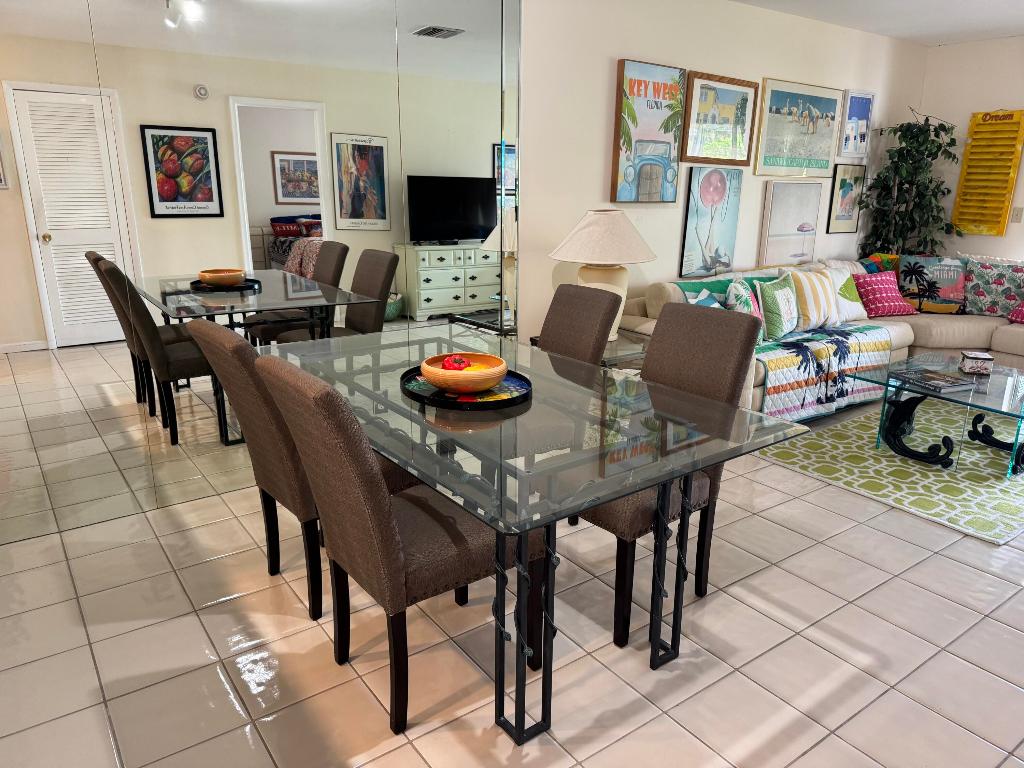 5200 Privet B #B Delray Beach, FL 33484