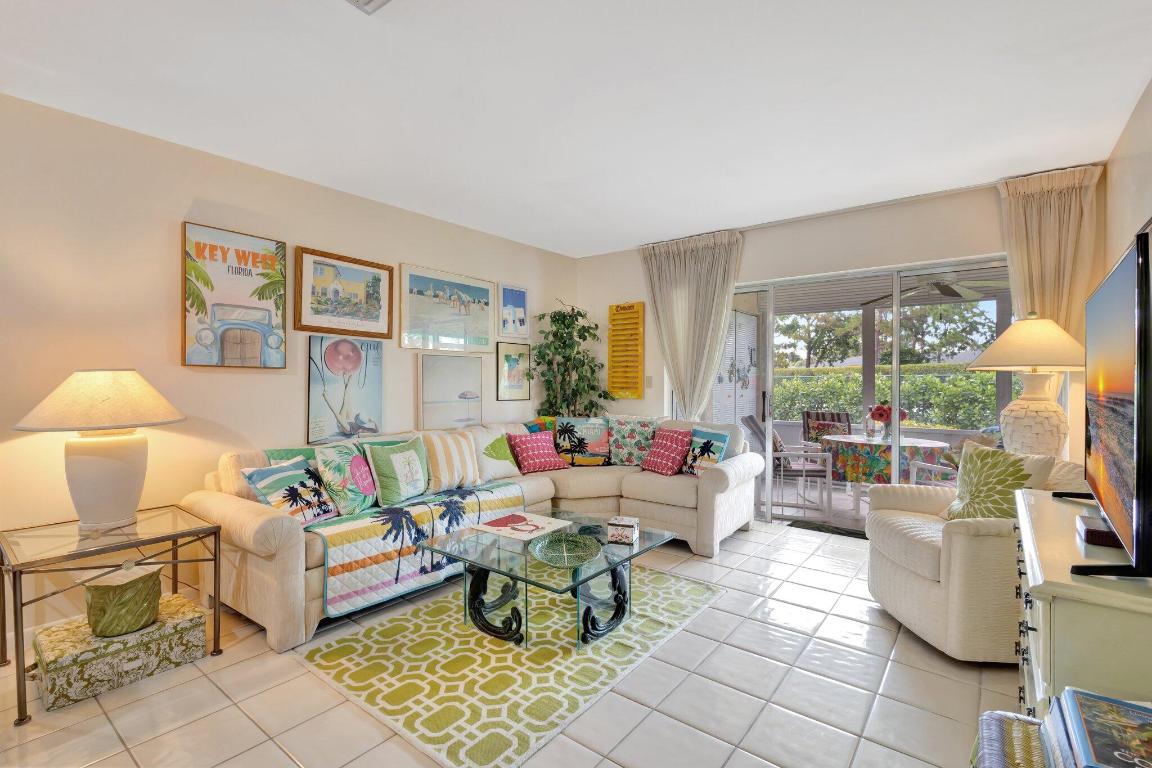 5200 Privet B #B Delray Beach, FL 33484